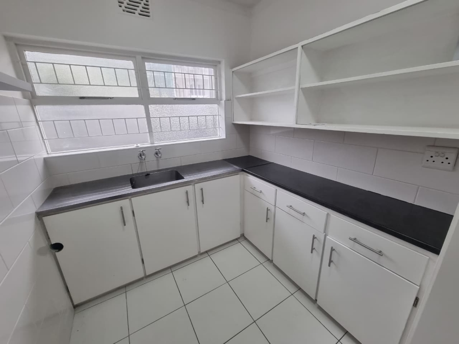 1 Bedroom Property for Sale in Sea Point Western Cape